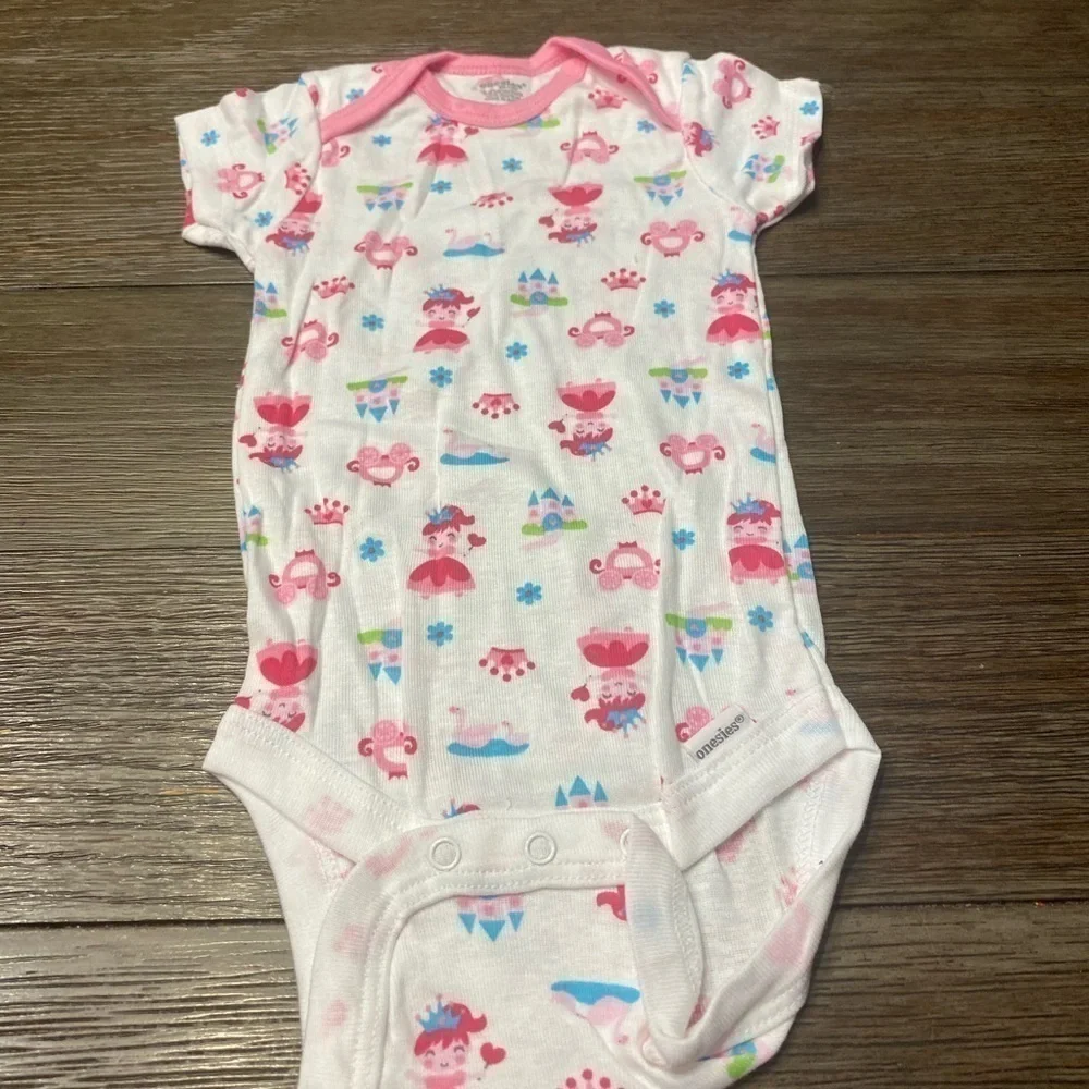 ONESIES brand baby 3-6 month 2 piece set girl 3/$25👶